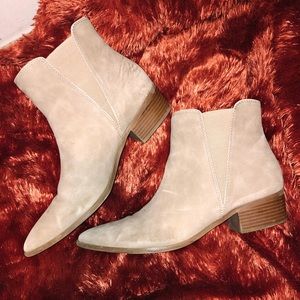INDIGO Pointed Toe Booties
